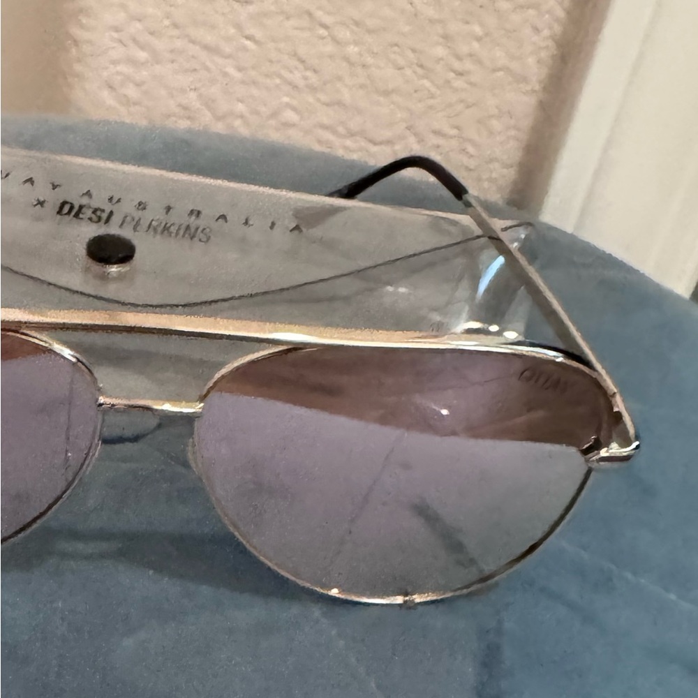 Quay x Desi High Key Sunglasses - Picture 4 of 7